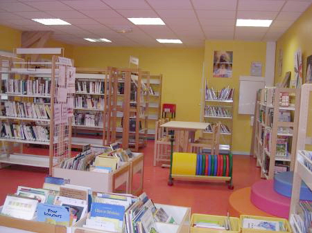 photo bibliothèque Saint Etienne de Cuines
